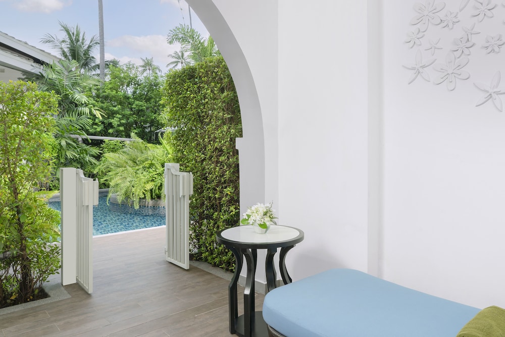 Habitación Premium, junto a la piscina del hotel Meliá Koh Samui. Foto 4