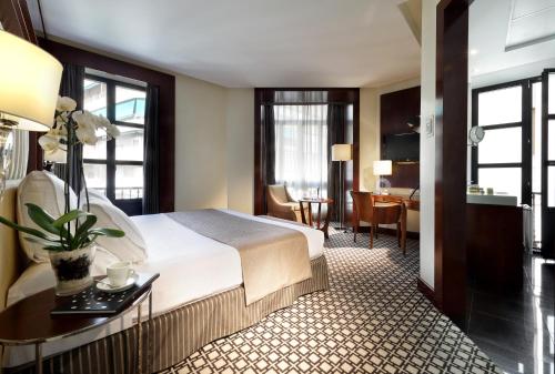 Habitación Doble Deluxe del hotel Eurostars Gran Vía. Foto 4