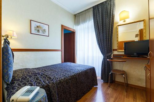 Habitación Individual Confort del hotel Paris. Foto 10
