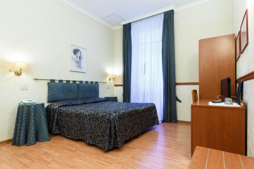 Habitación Doble Clásica - 1 o 2 camas del hotel Paris. Foto 10