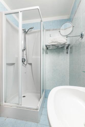 Habitación Doble Clásica - 1 o 2 camas del hotel Paris. Foto 18