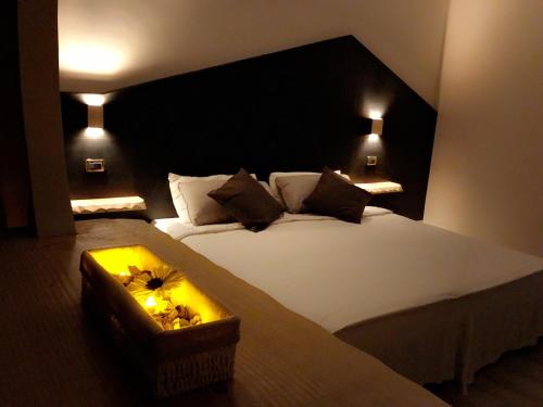 Habitación Triple Confort del hotel Paris. Foto 4