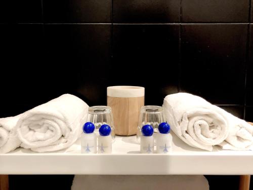 Habitación Triple Confort del hotel Paris. Foto 11