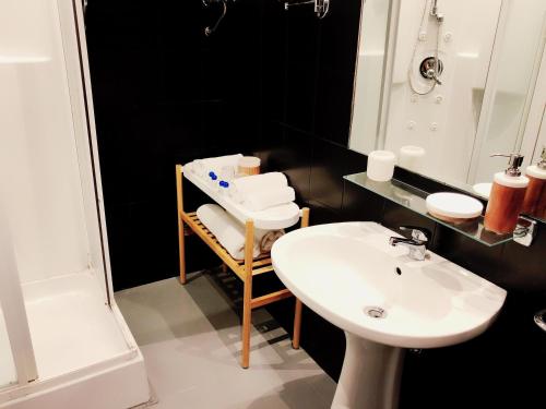 Habitación Familiar del hotel Paris. Foto 15