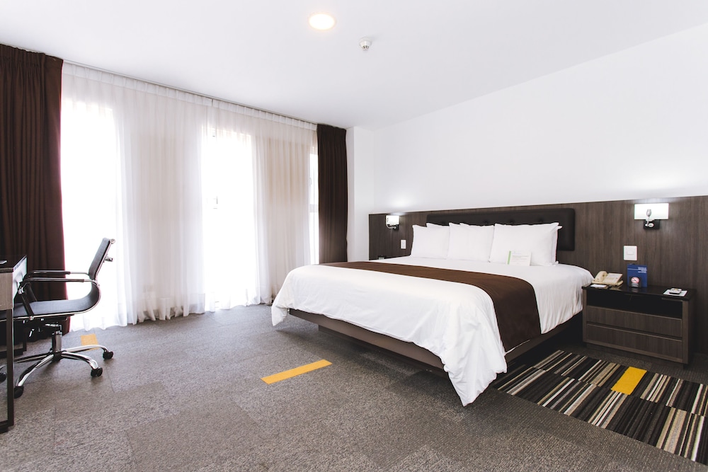 Habitación, 1 cama de matrimonio, no fumadores (Matrimonial Estandar) del hotel Wyndham Costa del Sol Aeropuerto de Lima