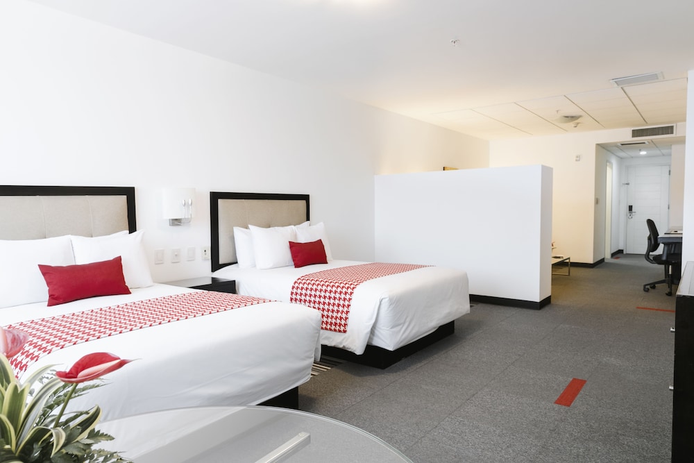 Suite, 2 camas dobles, no fumadores (Suite Twin) del hotel Wyndham Costa del Sol Aeropuerto de Lima