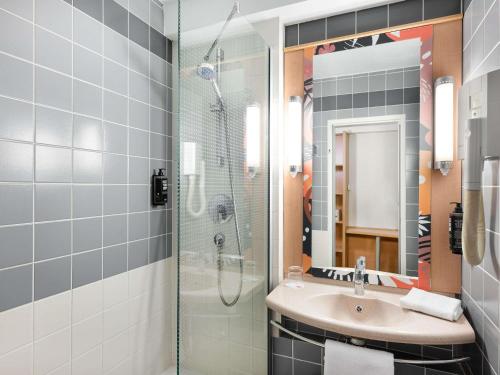 Habitación Doble Clásica del hotel Ibis Budapest Heroes Square. Foto 3