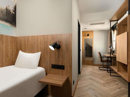 Habitación Individual Superior del hotel Ibis Budapest Heroes Square. Foto 1