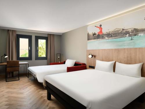 Habitación Doble Executive con sofá del hotel Ibis Budapest Heroes Square. Foto 1