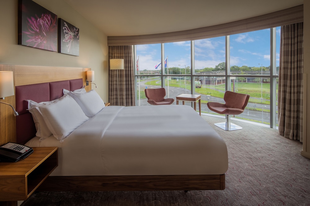 Habitación estándar, 1 cama de matrimonio del hotel Hilton Garden Inn Luton North, United Kingdom. Foto 4
