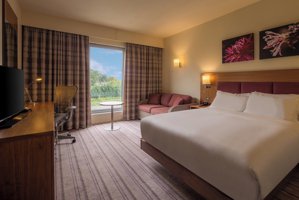 Habitación Premium, 1 cama de matrimonio con sofá cama del hotel Hilton Garden Inn Luton North, United Kingdom. Foto 3