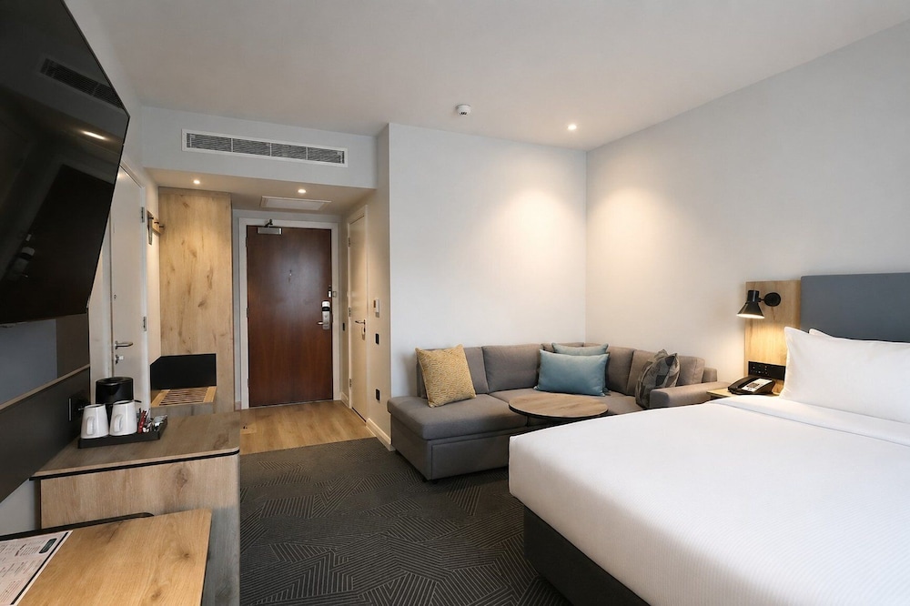 Habitación Premium, 1 cama de matrimonio con sofá cama del hotel Holiday Inn London Luton North. Foto 9