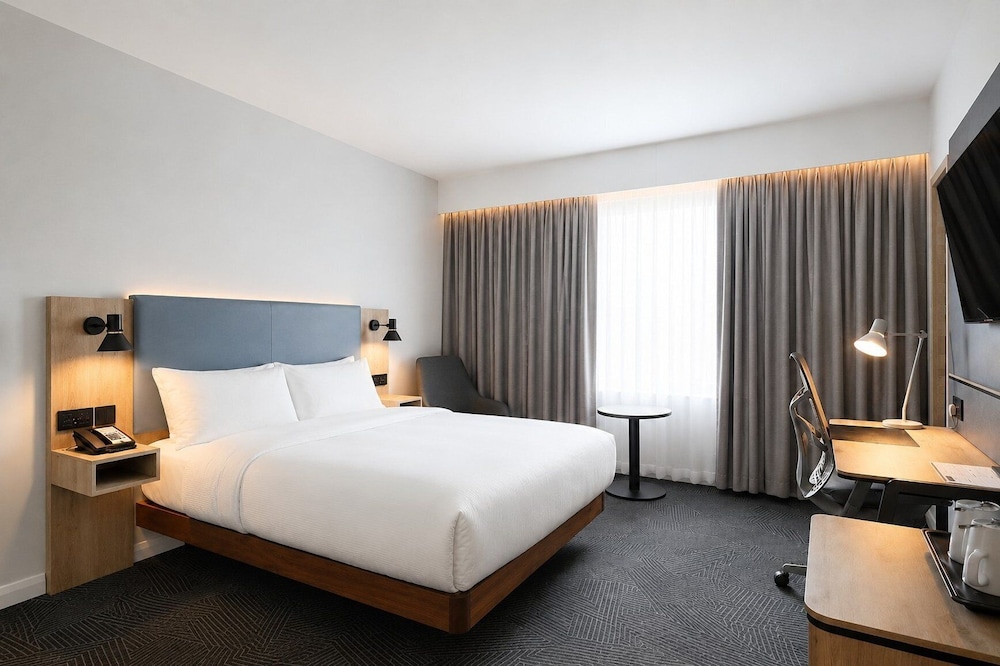 Habitación estándar, 1 cama de matrimonio del hotel Holiday Inn London Luton North. Foto 14