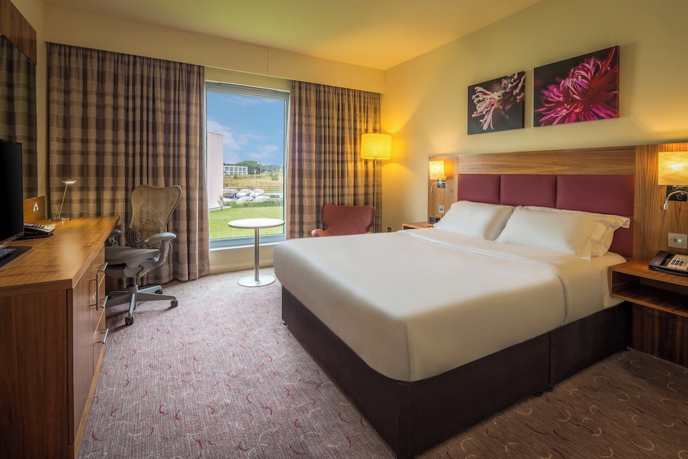 Habitación estándar, 1 cama de matrimonio del hotel Hilton Garden Inn Luton North, United Kingdom. Foto 15