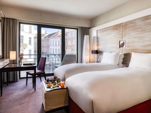 Habitación Doble Clásica - 2 camas del hotel Sofitel Brussels Europe. Foto 1