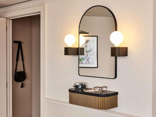 One - Bedroom Prestige King Suite with Separate Living Area del hotel Sofitel Brussels Europe. Foto 3