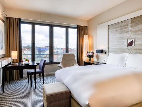 Habitación Clásica con cama extragrande del hotel Sofitel Brussels Europe