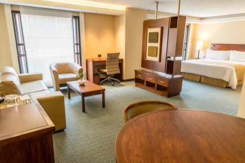 Suite Junior del hotel Ghl Capital. Foto 2