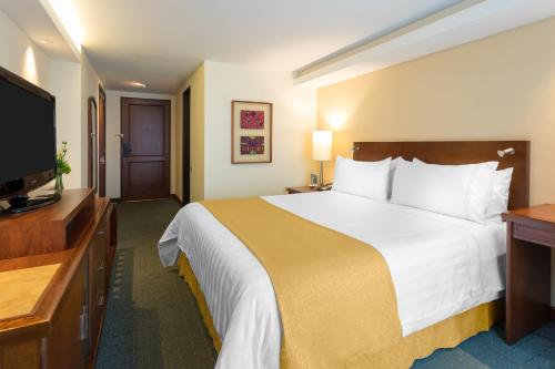 Habitación Doble Estándar del hotel Ghl Capital. Foto 4