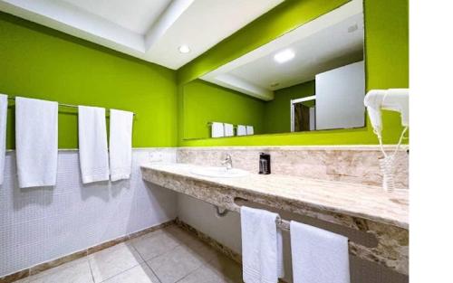 Habitación de lujo con vistas a la piscina del hotel Enotel Porto De Galinhas. Foto 3