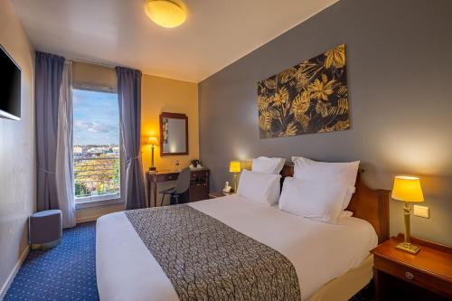Habitación Superior Queen con cama Queen y vista al jardín del hotel Amiral. Foto 2