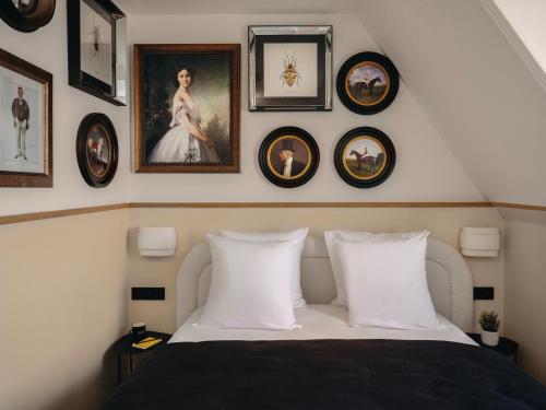 Habitación acogedora con vistas a París del hotel Solly. Foto 4