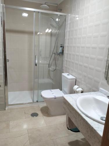 Suite Deluxe con cama extragrande del hotel Helmántico. Foto 1