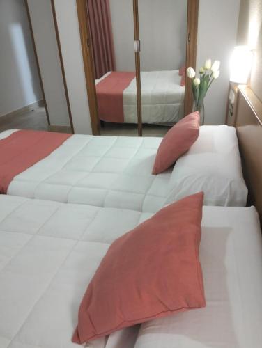 Habitación Doble - 2 camas del hotel Helmántico. Foto 5