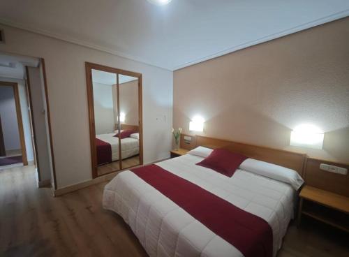 Habitación Doble del hotel Helmántico. Foto 2