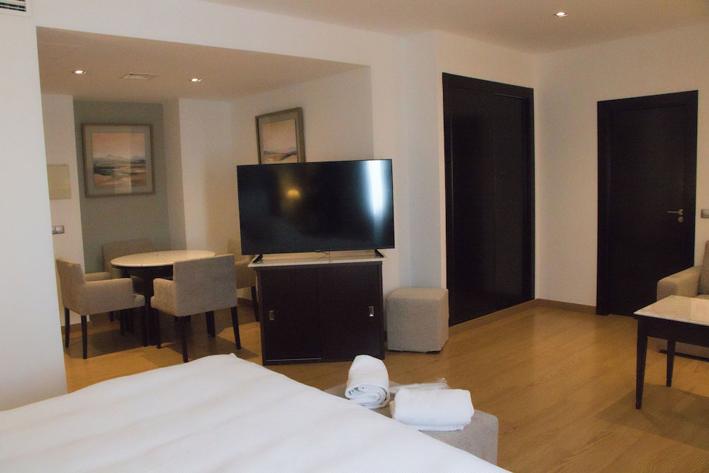 Suite estudio, 1 cama de matrimonio grande del hotel Las Bovedas. Foto 3
