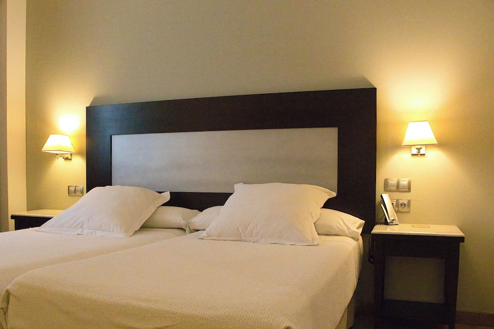 Habitación estándar con 2 camas individuales, 2 camas individuales del hotel Las Bovedas. Foto 5