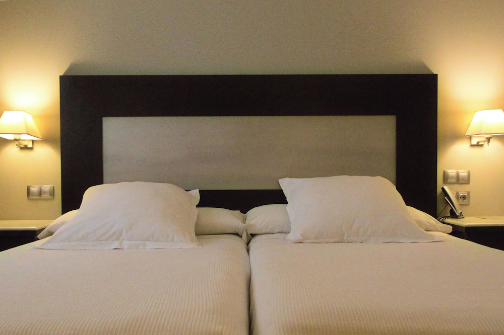 Habitación estándar con 2 camas individuales, 2 camas individuales del hotel Las Bovedas. Foto 7