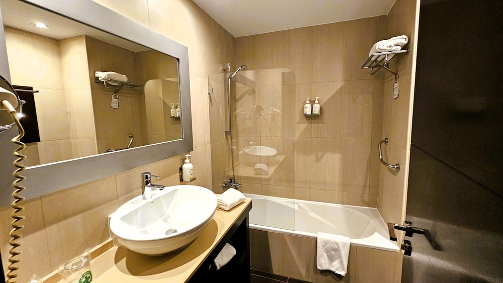 Habitación, 1 cama de matrimonio grande del hotel Las Bovedas. Foto 9