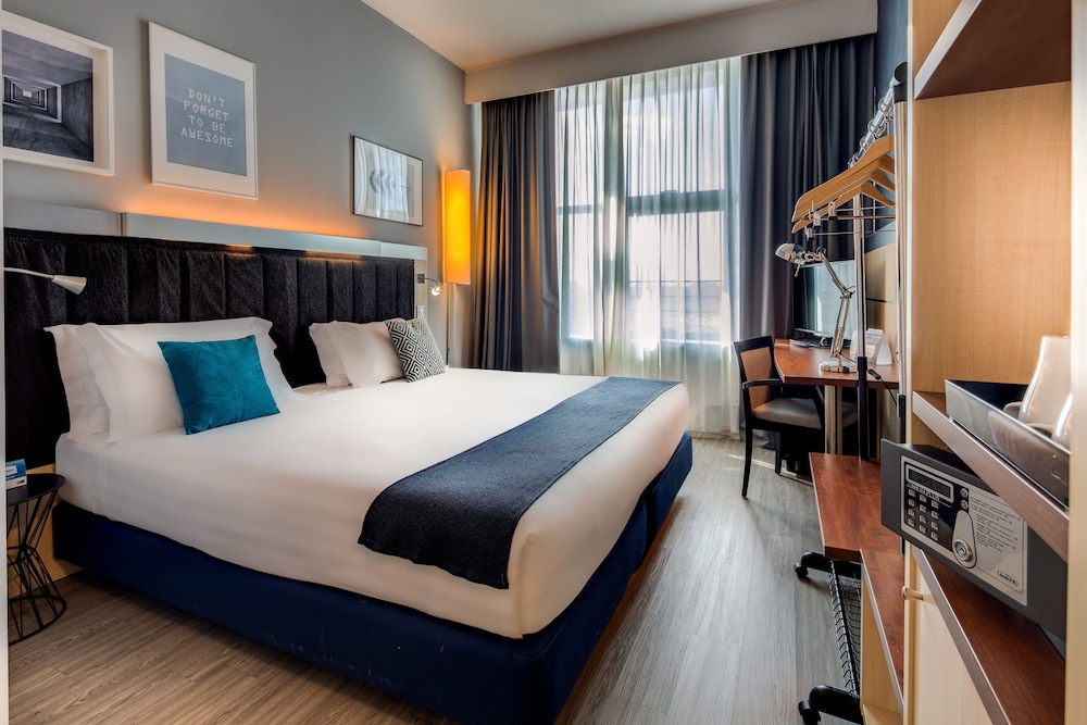 Habitación estándar, 1 cama doble del hotel Holiday Inn Bologna-Fiera. Foto 1
