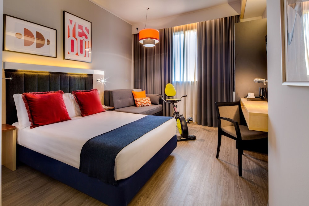 Habitación estándar, 1 cama doble con sofá cama del hotel Holiday Inn Bologna-Fiera. Foto 10