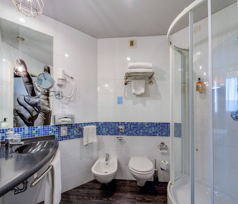 Habitación Estandar del hotel Holiday Inn Bologna-Fiera. Foto 6