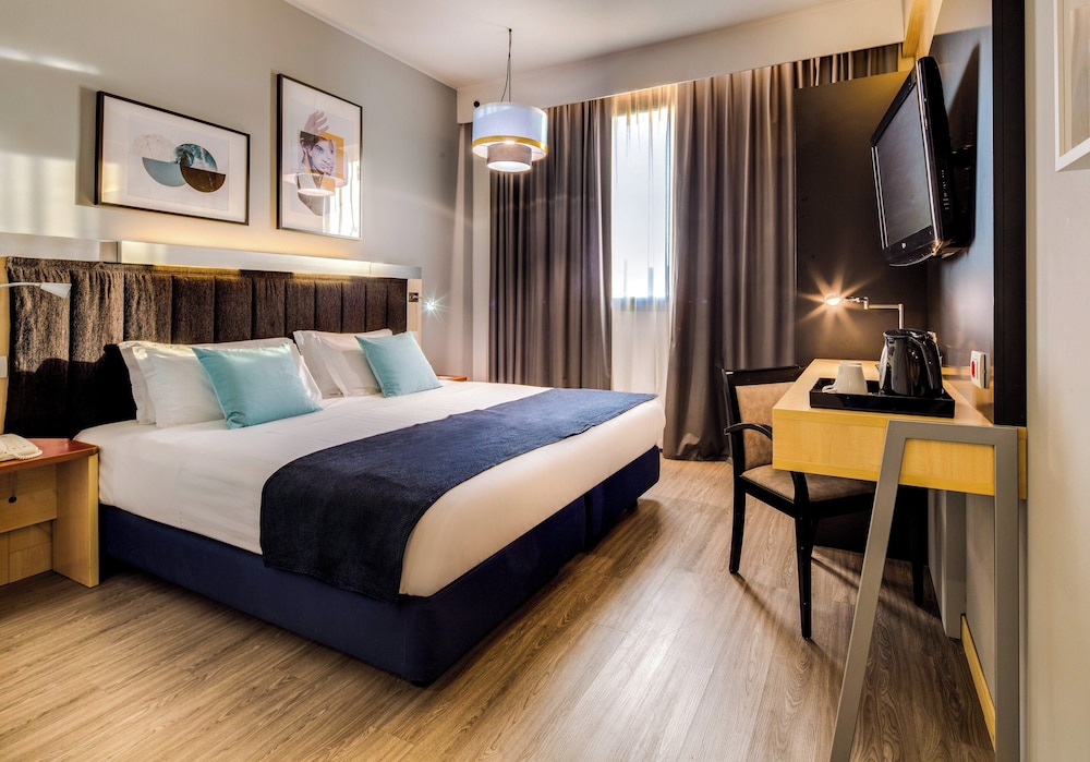 Habitación estándar, 1 cama doble, fumadores del hotel Holiday Inn Bologna-Fiera. Foto 6