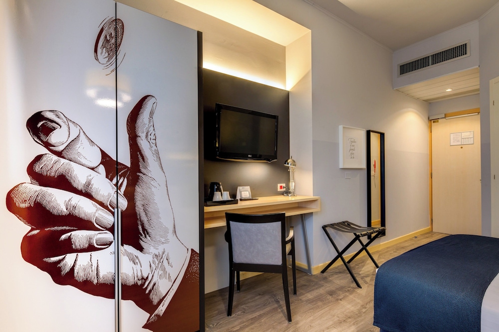 Habitación estándar, 1 cama doble, accesible para personas con discapacidad del hotel Holiday Inn Bologna-Fiera. Foto 7