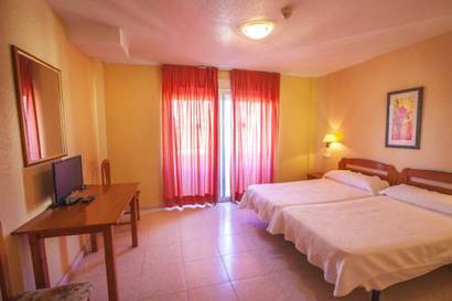 Habitación doble del hotel Olas de Almuñécar. Foto 1