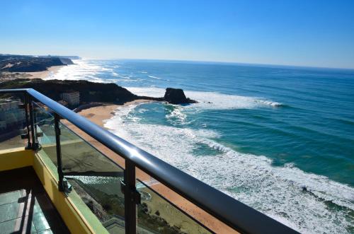 Habitación Doble Estándar con vistas al mar y balcón del hotel Golf Mar. Foto 1