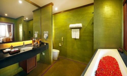Habitación Doble Deluxe del hotel Nora Buri Resort and Spa. Foto 10