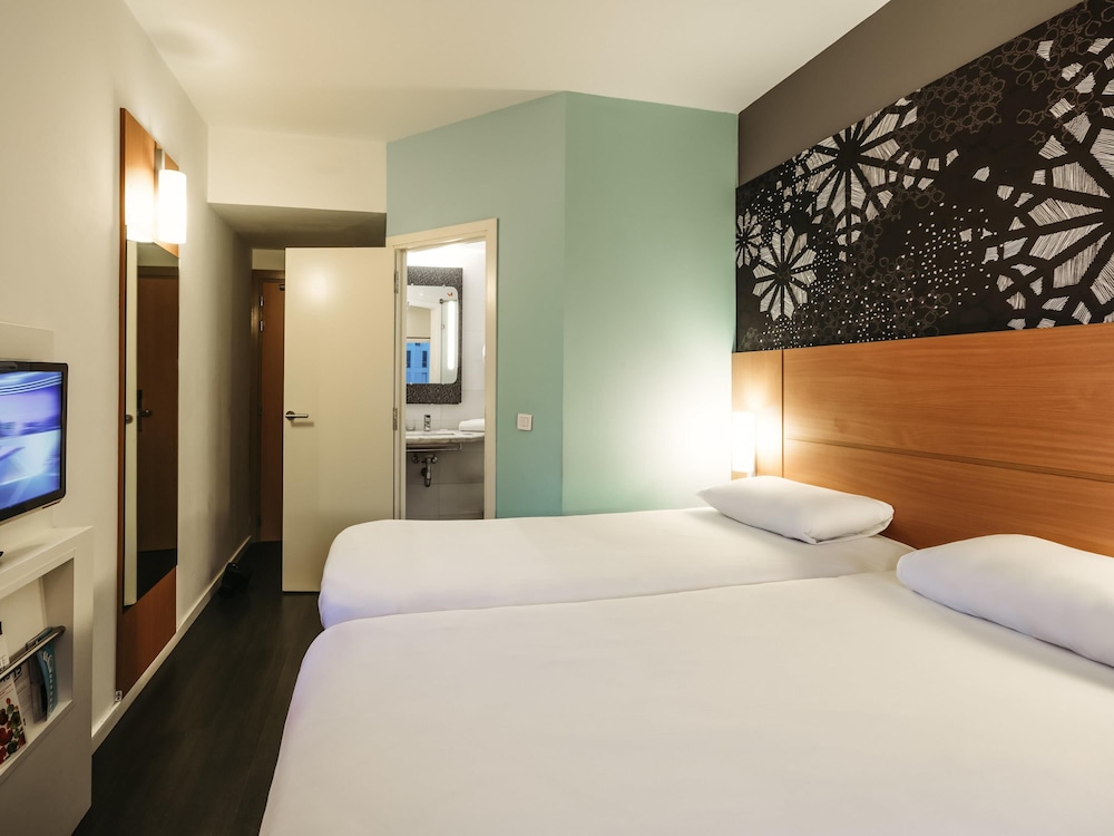 Habitación Standard con 2 camas individuales del hotel Ibis El Jadida. Foto 4