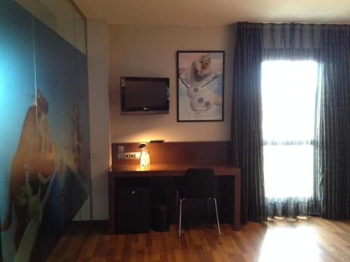 Habitación cuádruple del hotel Tach Madrid Airport. Foto 2
