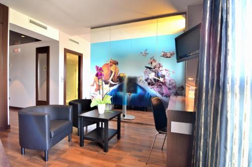 Habitación cuádruple del hotel Tach Madrid Airport. Foto 6