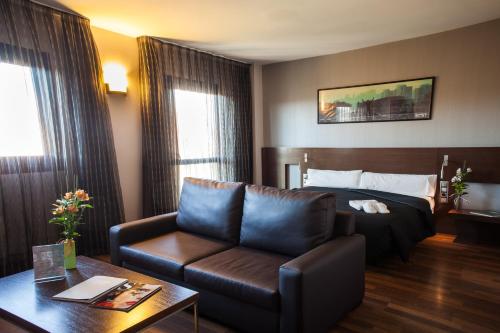 Habitación Familiar del hotel Tach Madrid Airport. Foto 4