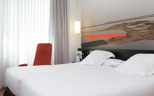 Habitación Doble (aparcamiento incluido) - 1 o 2 camas del hotel Axor Barajas. Foto 7