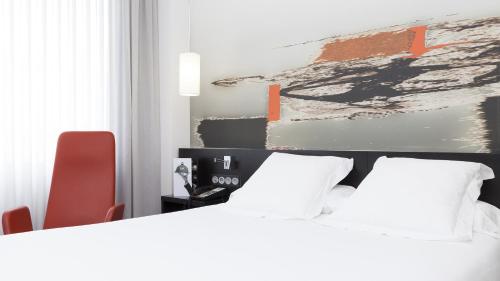 Habitación Doble con servicio gratuito de enlace con el aeropuerto - 1 o 2 camas del hotel Axor Barajas. Foto 1