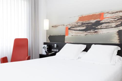 Habitación Doble con servicio gratuito de enlace con el aeropuerto - 1 o 2 camas del hotel Axor Barajas. Foto 2