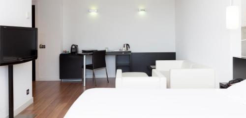 Habitación Doble con servicio gratuito de enlace con el aeropuerto - 1 o 2 camas del hotel Axor Barajas. Foto 5