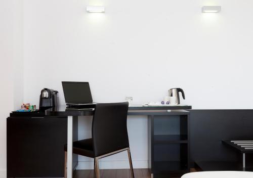 Habitación Doble Executive con servicio gratuito de enlace con el aeropuerto - 1 o 2 camas del hotel Axor Barajas. Foto 12